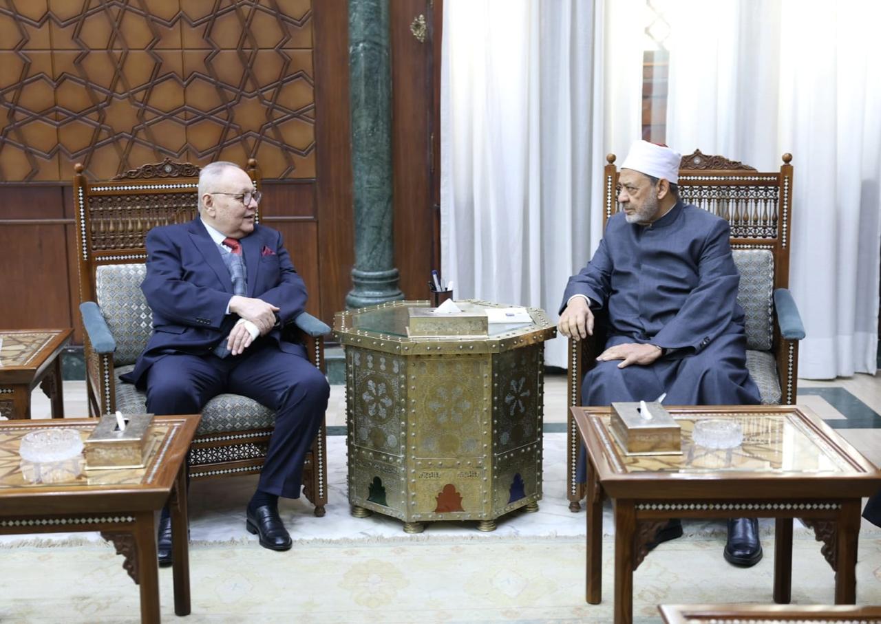  رئيس مجلس الدولة يزور شيخ الأزهر الشريف