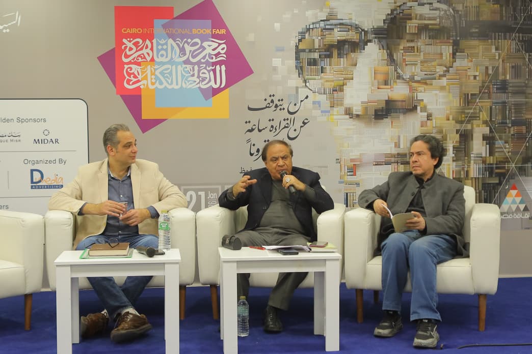 معرض الكتاب يحتفي بثمانين عاما من تجربة الشاعر محمد سليمان

