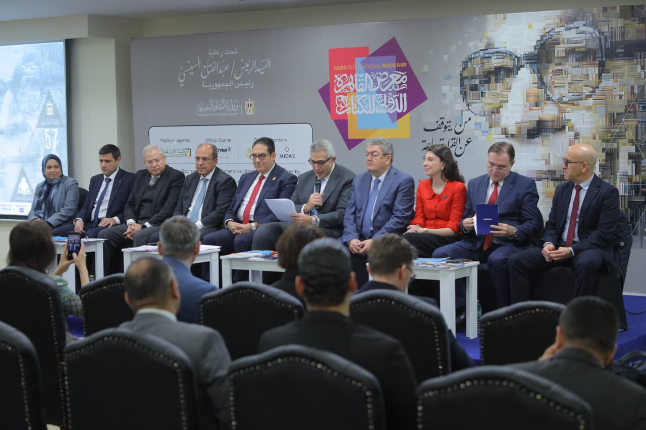 مسؤولون رومانيون: مستعدون لاستضافة المئات من الطلاب المصريين
