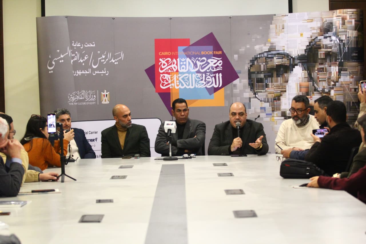 من القاهرة إلى الشارقة.. رؤى عربية حول مستقبل صناعة النشر في ندوة بمعرض الكتاب

