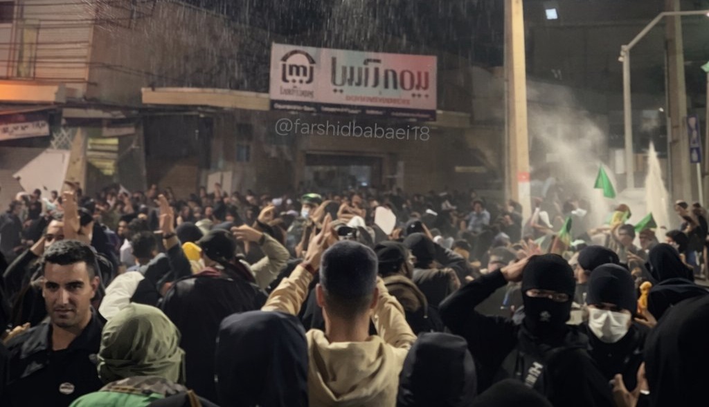 لوفيجارو: مسؤولون بالقيادة الإيرانية يسعون إلى الحصول على ملاذ آمن في أوروبا