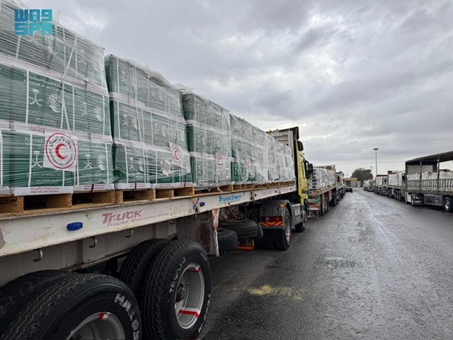 قافلة مساعدات جديدة من مركز الملك سلمان تعبر منفذ رفح  لقطاع غزة