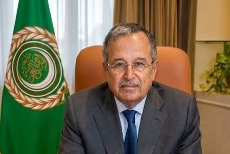 نبيل فهمي يصل بيروت لبحث تعزيز التعاون والتنسيق بين لبنان وجامعة الدول العربية بشأن القضايا المشتركة