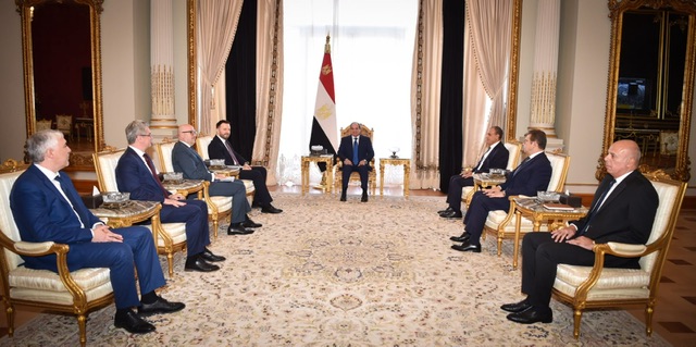 الرئيس السيسي يبحث مع مبعوث بوتين تعزيز الشراكة الاستراتيجية بين مصر وروسيا 