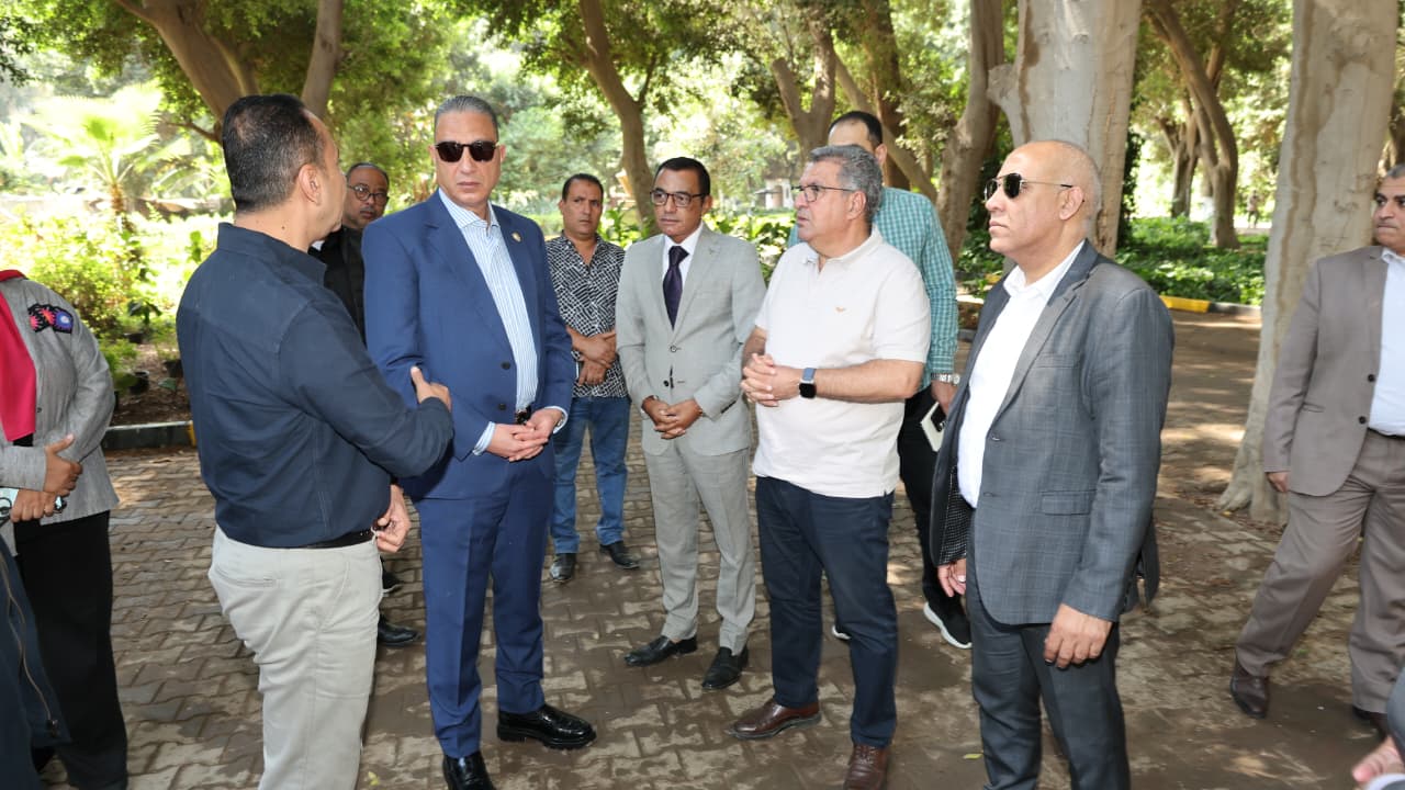 محافظ الجيزة يتفقد حديقة المبدعين بالعجوزة ويوجه برفع كفاءتها والحفاظ على الأشجار والمسطحات الخضراء

