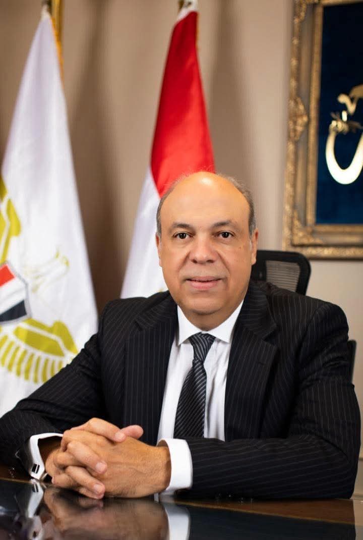 المصرية للمطارات تهنئ الحفنى لتجديد الثقة وتوليه وزارة الطيران للمرة الثانية