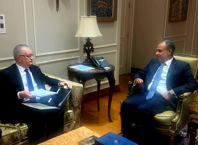 وزير الخارجية يستقبل سفير روسيا بمناسبة انتهاء فترة عمله في مصر