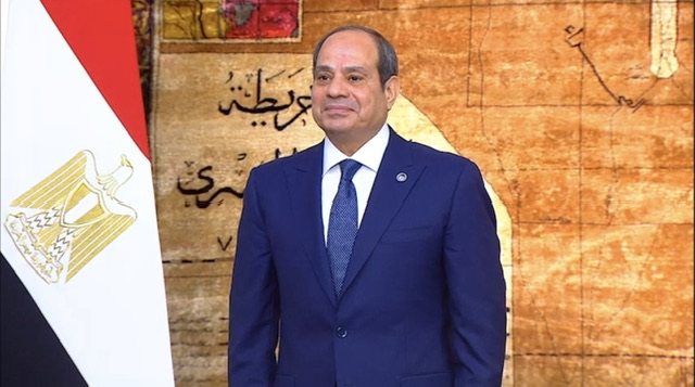 الرئيس السيسي يلتقي وزير الدفاع الجديد الفريق أشرف زاهر 