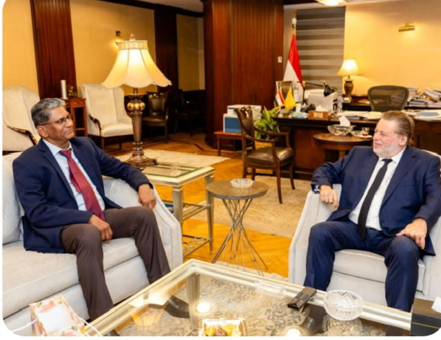 سفير الهند يبحث مع محافظ البنك المركزي المصري تعزيز التعاون المالي والمصرفي