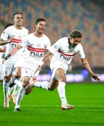 الزمالك يهزم زد بثنائية وينتزع صدارة الدوري المصري 