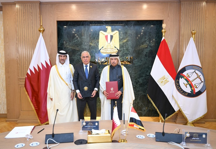 النائب العام المصري ونظيره القطري يوقعان مذكرة تعاون في مجال التدريب وبناء القدرات