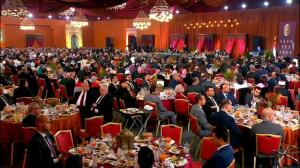 بالصور.. الرئيس السيسي يشارك في إفطار الأسرة المصرية بدار القوات الجوية