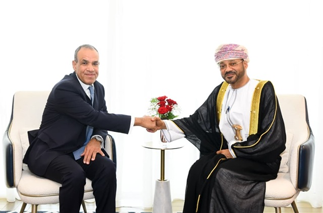 وزير الخارجية يبحث في مسقط التصعيد الإقليمي ويؤكد تضامن مصر مع دول الخليج وسلطنة عُمان