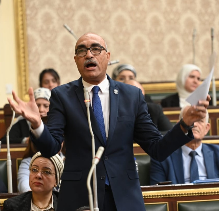 النائب ايهاب منصور: التعليم القاطرة الاولى ، والمعلم يستاهل تعامل افضل

معلمى الحصة بياخدوا نصف الحد الادنى للاجور

