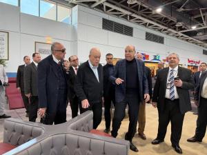 في أول أيام عيد الفطر المبارك.. وزير الطيران يقوم بجولة تفقدية بمطار القاهرة للتأكد من جودة الخدمات المقدمة للمسافرين

