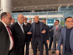 في أول أيام عيد الفطر المبارك.. وزير الطيران يقوم بجولة تفقدية بمطار القاهرة للتأكد من جودة الخدمات المقدمة للمسافرين

