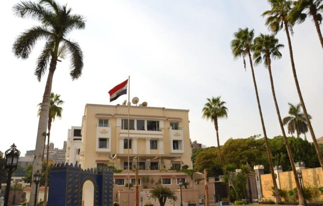 سفارة  العراق بالقاهرة تدعو المواطنين العالقين لمراجعتها لتسهيل عودتهم إلى أرض الوطن