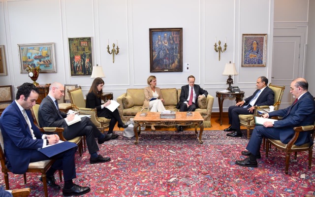 وزير الخارجية يستقبل مسؤول أوروبي لتعزيز التعاون الأمني والاقتصادي مع الاتحاد الأوروبي