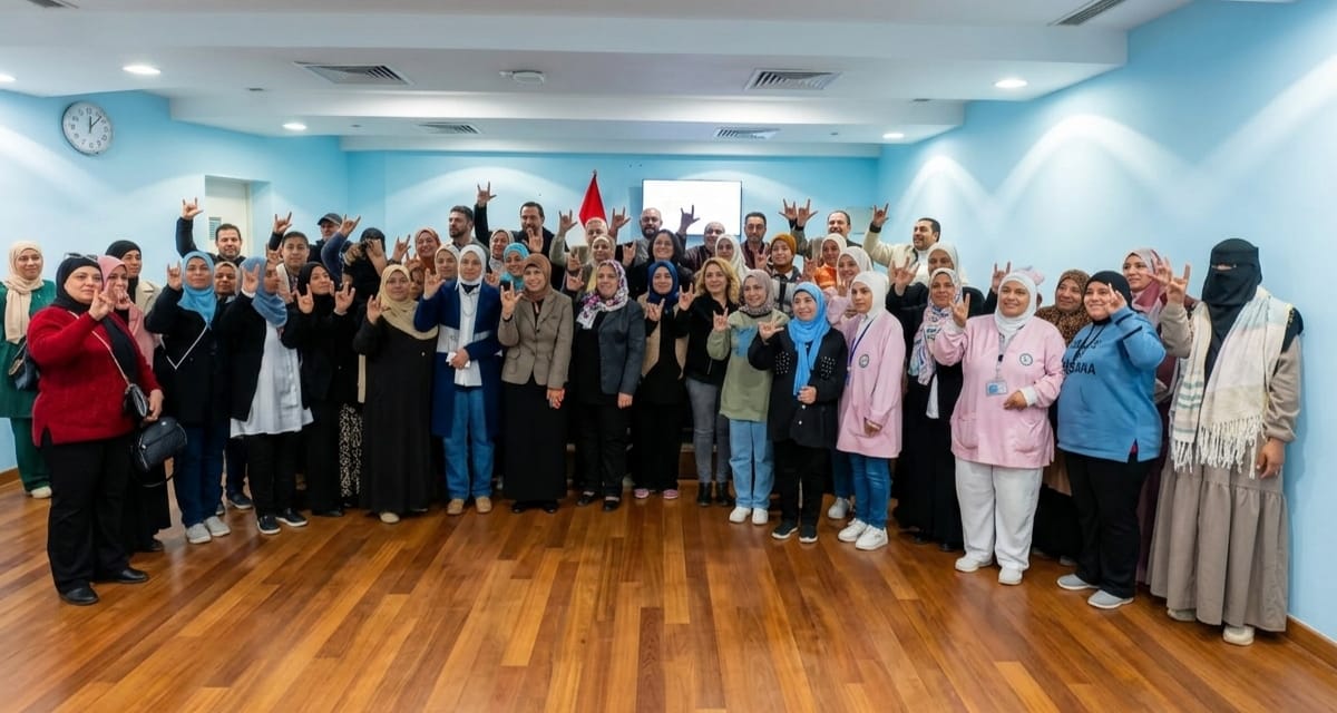هيئة الرعاية الصحية تُطلق مبادرة «رهن إشارتك» لتعليم لغة الإشارة بمحافظة السويس 