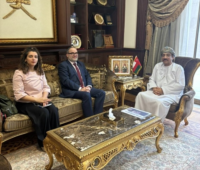 سفير سلطنة عمان يستقبل مدير شؤون الأونروا في الضفة الغربية