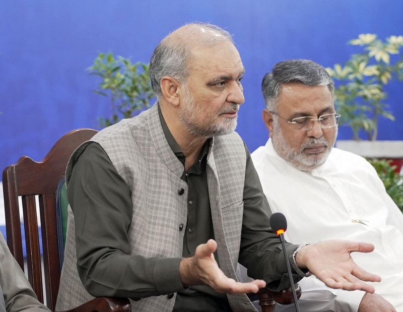 أمير الجماعة الإسلامية في باكستان يؤكد ضرورة سيادة الدستور والقانون لتحقيق التقدم

