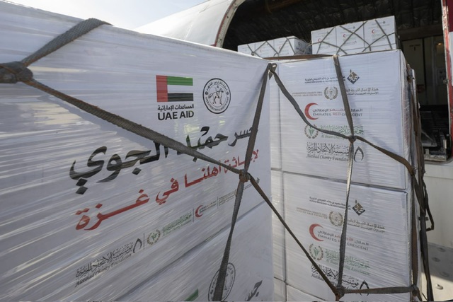 وصول طائرة مساعدات إماراتية إلى العريش محملة بـ100 طن لدعم أهالي غزة