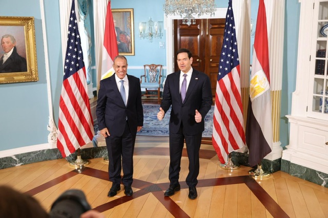 وزير الخارجية يلتقي نظيره الأمريكي بواشنطن لبحث تعزيز الشراكة الاستراتيجية ومستجدات الأوضاع الإقليمية 