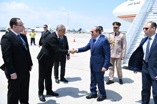 السيسي يعود إلى أرض الوطن بعد زيارة ناجحة لقبرص ولقاءات رفيعة مع قادة أوروبا والعالم العربي