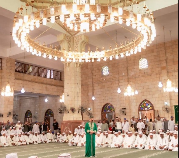 أجواء روحانية وليالٍ عامرة بذكر الله في احتفالات الجازولية بمولد سيدي أبو الحسن الشاذلي بحميثرة (صور )
