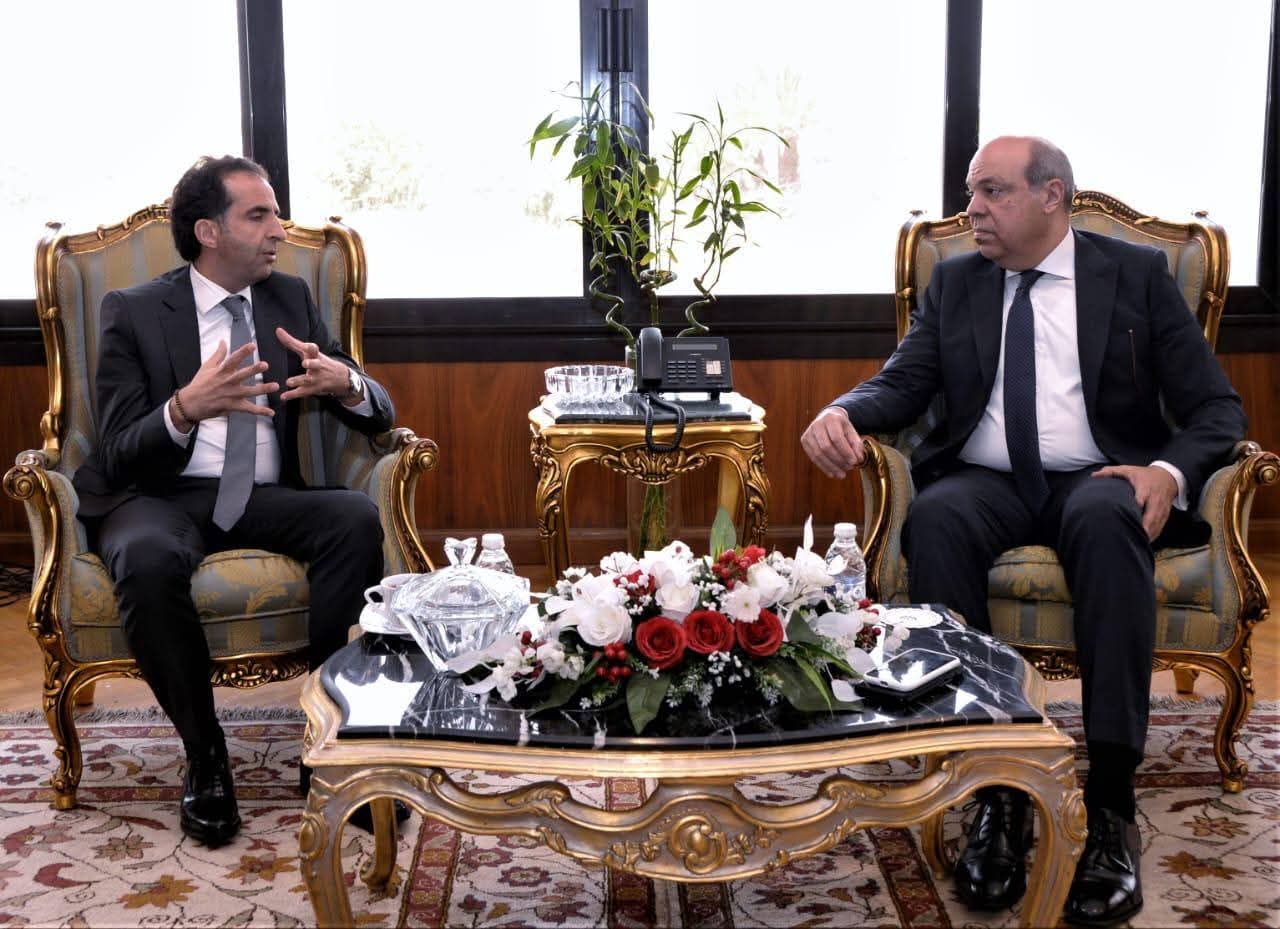 وزير الطيران يبحث مع مسؤولي شركة Microsoft  آليات تعزيز التعاون المشترك  