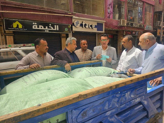 حملات تموينية مكثفة بالأقصر تضبط دقيقًا مدعمًا قبل تهريبه 

