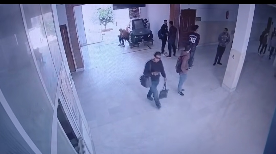 سرقة داخل الحرم الجامعي.. أستاذ بجامعة الأزهر يفقد متعلقاته أثناء الصلاة

