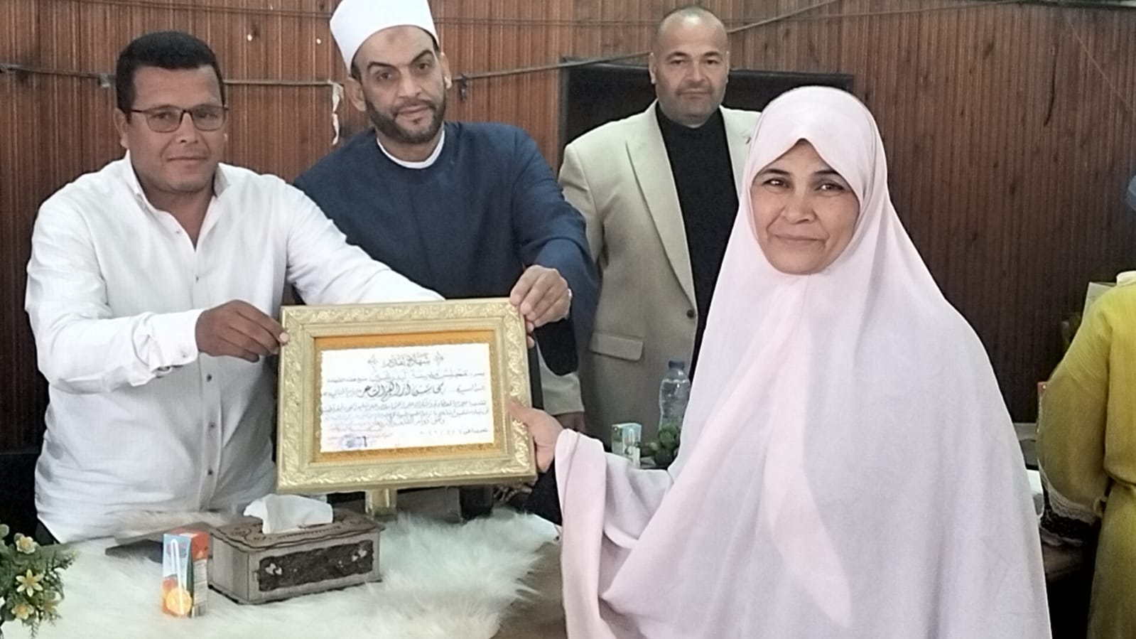 تكريم مستحق.. رئيس مدينة البدرشين يكرم السيدة محاسن الشاعر.. اعرف السبب 