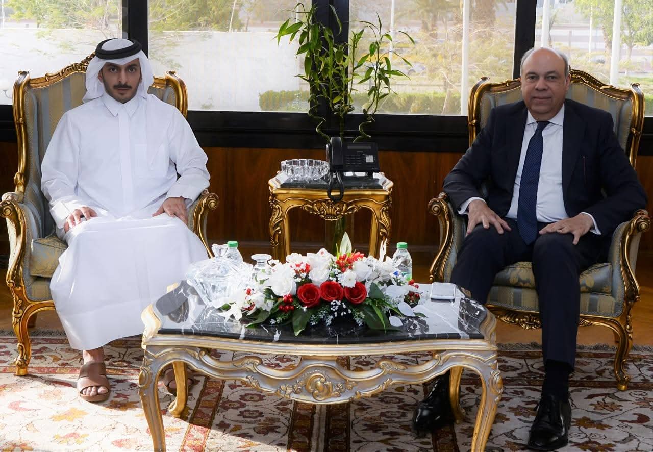 وزير الطيران يبحث مع مجموعة شركات فهد آل ثان القطرية مشروع إنشاء مصنع لإنتاج وقود الطائرات المستدام (SAF) 