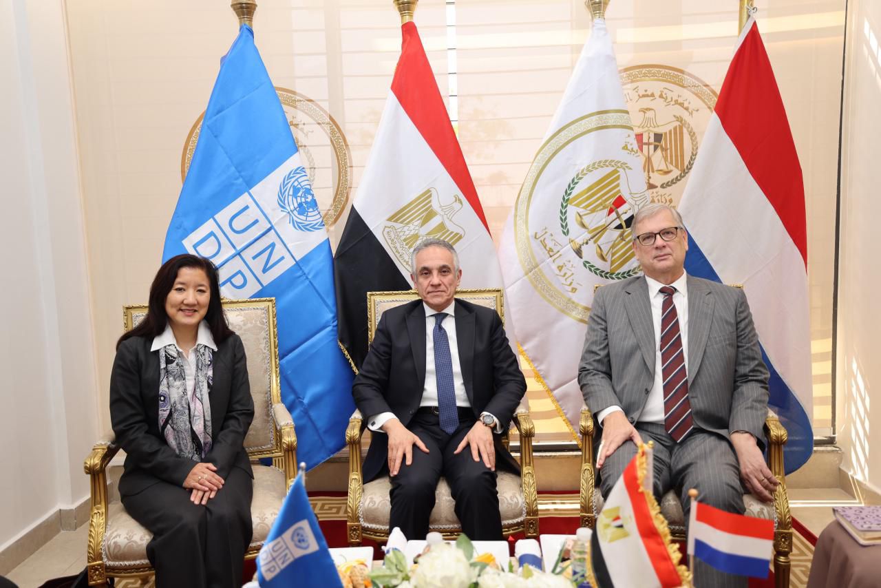 وزير العدل: الدولة حريصة على تطوير الخدمات القانونية المقدمة للأجانب المقيمين في مصر
