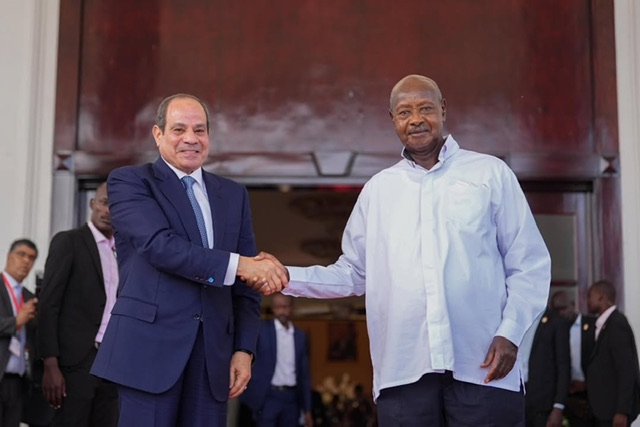 السيسي وموسيفيني يبحثان تعزيز الشراكة الاستراتيجية والتعاون الأفريقي في عنتيبي