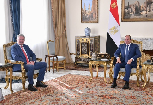 السيسي يؤكد تعزيز الشراكة مع منظمة التعاون الاقتصادي لدعم التنمية الشاملة والاستثمار