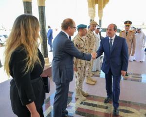 الرئيس السيسي ومحمد بن زايد يؤكدان وحدة الموقف المصري الإماراتي ودعم استقرار المنطقة