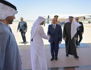 الرئيس السيسي ومحمد بن زايد يؤكدان وحدة الموقف المصري الإماراتي ودعم استقرار المنطقة