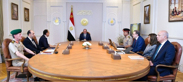 السيسي يتابع حوكمة التعيينات وتطوير الجهاز الإداري للدولة ويؤكد ترسيخ الكفاءة والشفافية في اختيار القيادات
