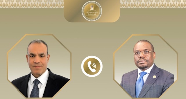 وزير الخارجية ومدير المركز الأفريقي لمكافحة الأمراض يبحثان تعزيز الأمن الصحي والدوائي بالقارة
