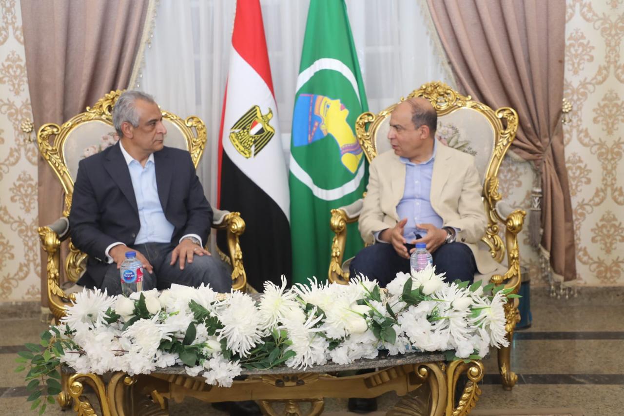 محافظ المنيا يستقبل وزير الدولة للإنتاج الحربي