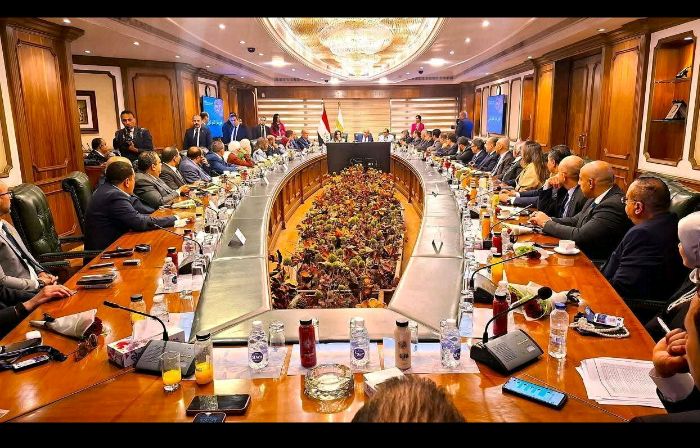 وزارة الطيران تستقبل وفدًا من أعضاء مجلسي النواب والشيوخ في جولة ميدانية