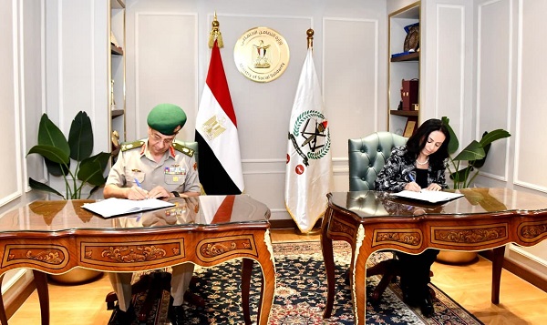 القوات المسلحة توقع بروتوكولى تعاون مع وزارة التضامن وجامعة القاهرة المشترك لدعم جهود التنمية المستدامة