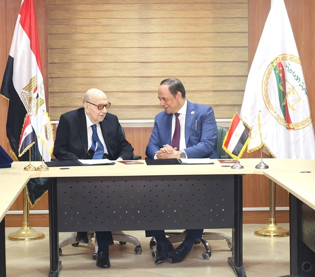 النيابة الإدارية وجامعة الدول العربية توقعان مذكرة تفاهم لتعزيز التعاون في نشر الثقافة القانونية ومكافحة الفساد

