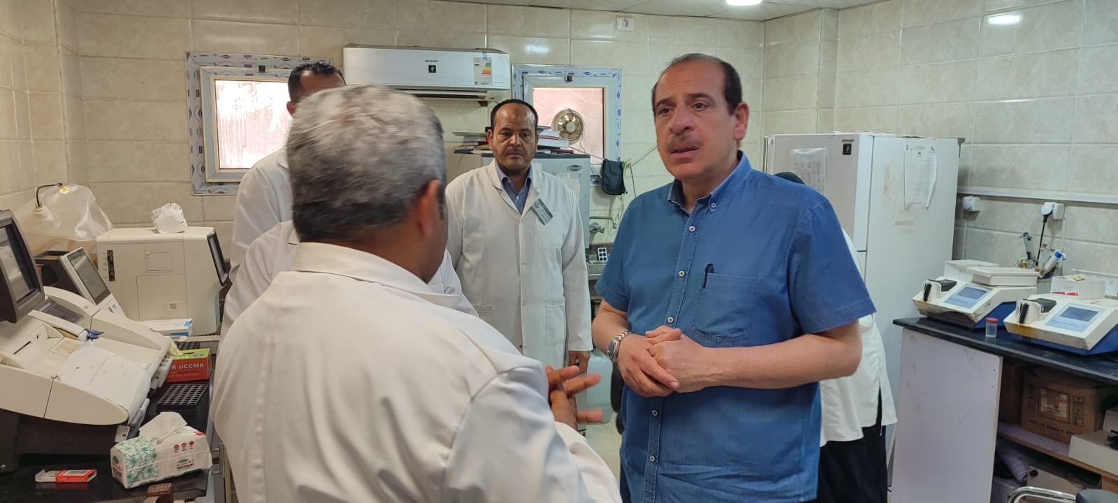 زيارة مفاجئة تكشف المستور.. نائب وزير الصحة يفتح النار على مستشفى العياط المركزي