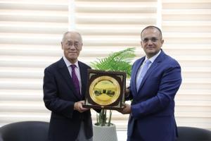 سفير اليابان يزور جامعة الجلالة لتعزيز التعاون الأكاديمي والثقافي مع مصر 