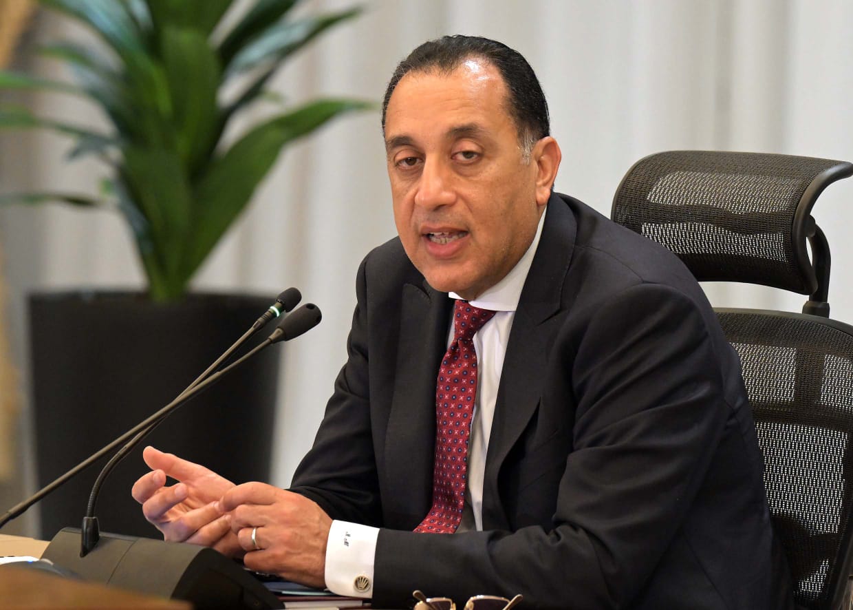 خطاب مفتوح إلى رئيس الوزراء: غول المرض.. ومهانة الموت في بلاط 