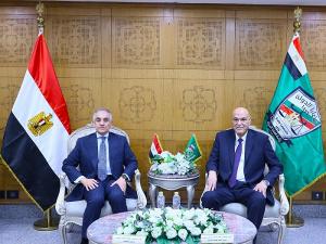 وزير العدل يهنئ رئيس هيئة قضايا الدولة بمناسبة توليه منصبه الجديد