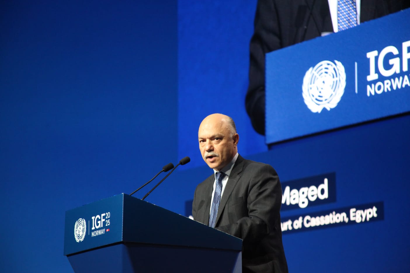 المستشار عادل ماجد: التنظيم القانوني للذكاء الاصطناعي ضرورة للأمن القومي وحماية للسيادة الرقمية